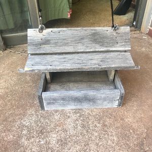 Bird feeder in great shape